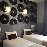Raymond 4 Hotel 3*
