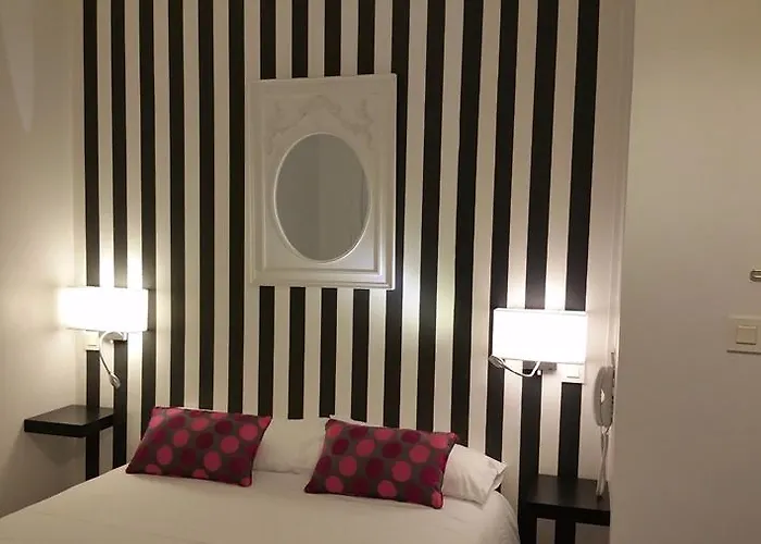 Hotel Raymond 4 Tuluza