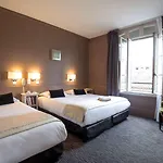 Raymond 4 Hotel