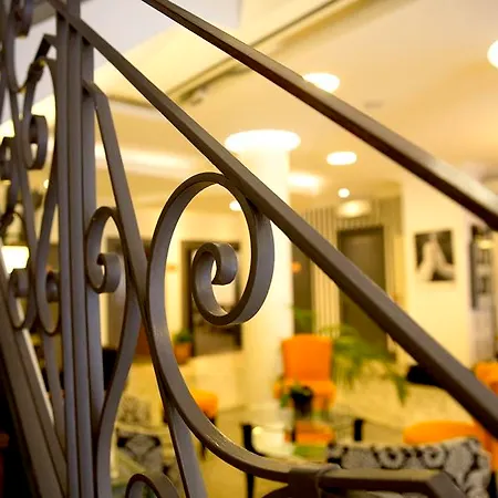 Hotel Raymond 4 3*