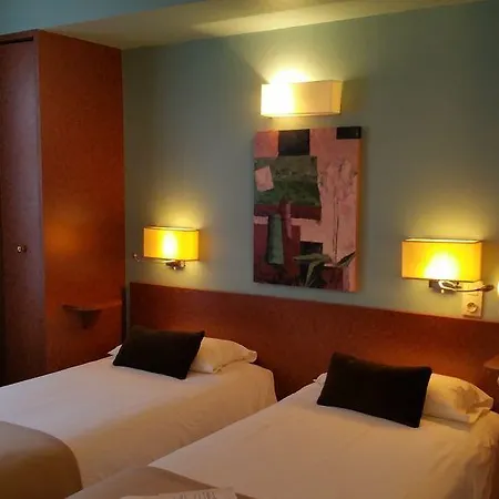 Raymond 4 Hotel 3*