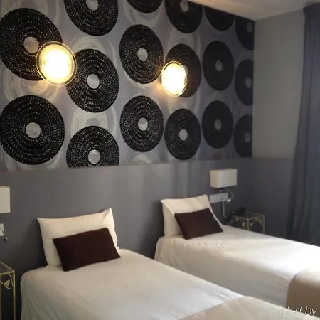 Raymond 4 Hotel 3*